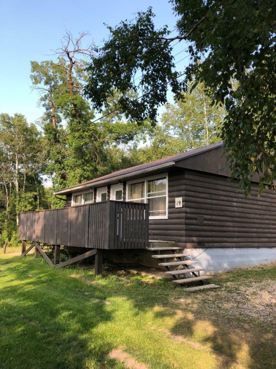 Kenosee Inn & Cabins Kenosee Park Екстер'єр фото