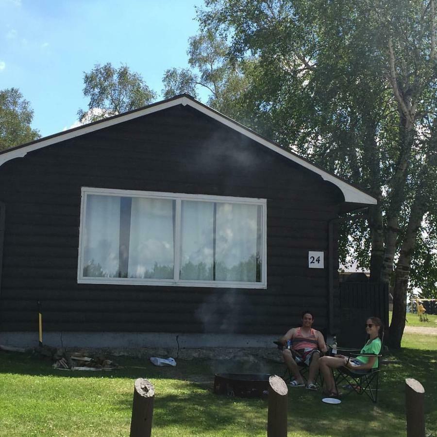Kenosee Inn & Cabins Kenosee Park Екстер'єр фото